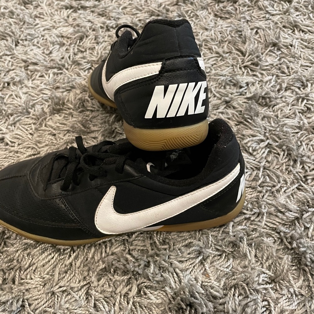 Men’s Nike shoes